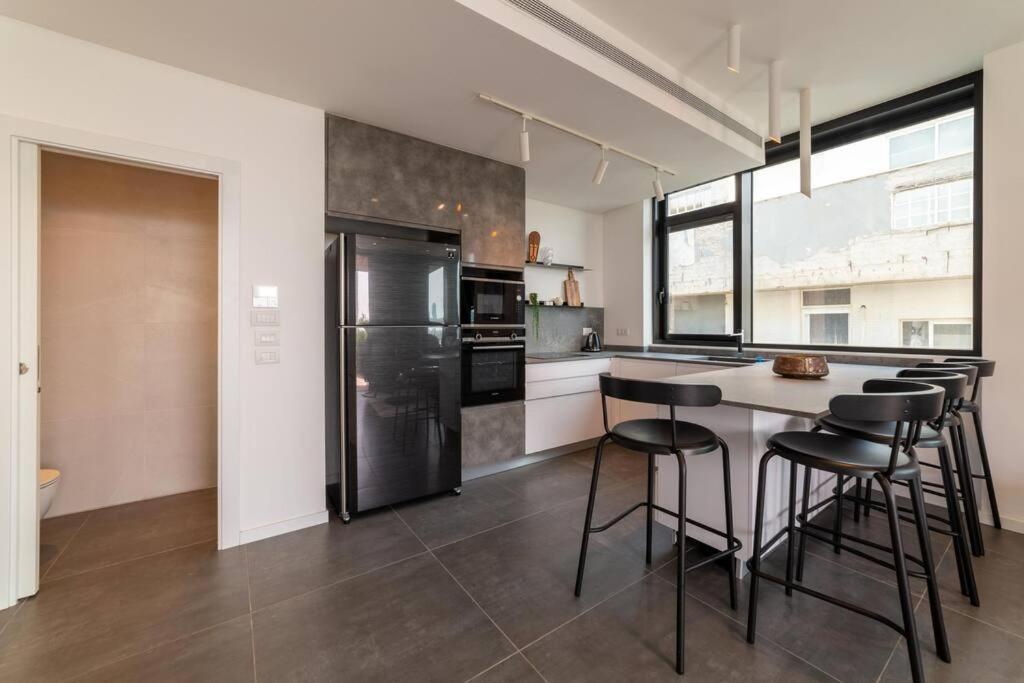 Amazing Penthouse On Gordon Beach 8 Guests Tel Aviv-Jaffa Exterior foto