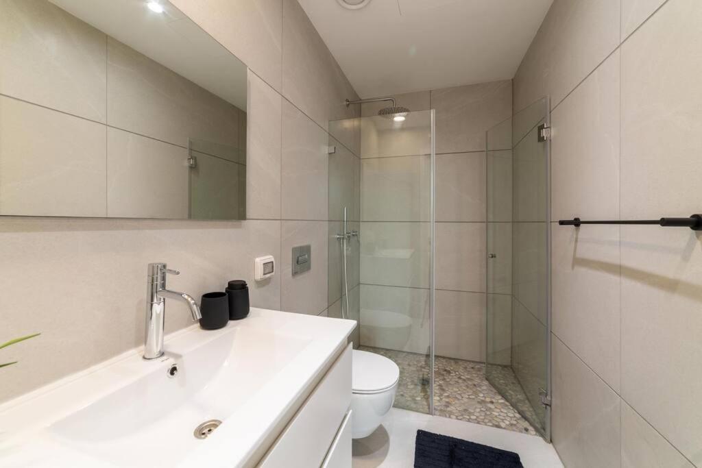 Amazing Penthouse On Gordon Beach 8 Guests Tel Aviv-Jaffa Exterior foto